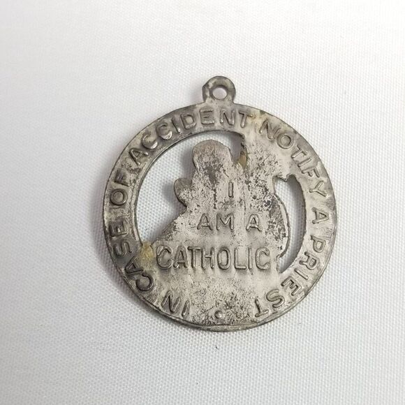 Vintage Saint Christopher Protect Us Medallion Pendant Charm Silver Tone Catholi - Picture 4 of 7